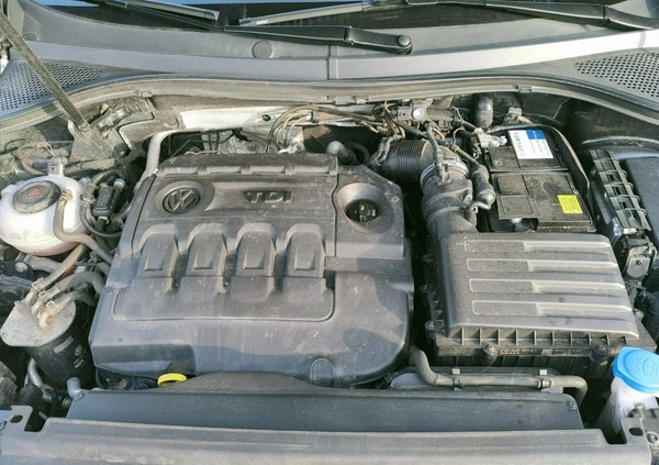 Volkswagen Tiguan cena 94900 przebieg: 142000, rok produkcji 2018 z Gorlice małe 529